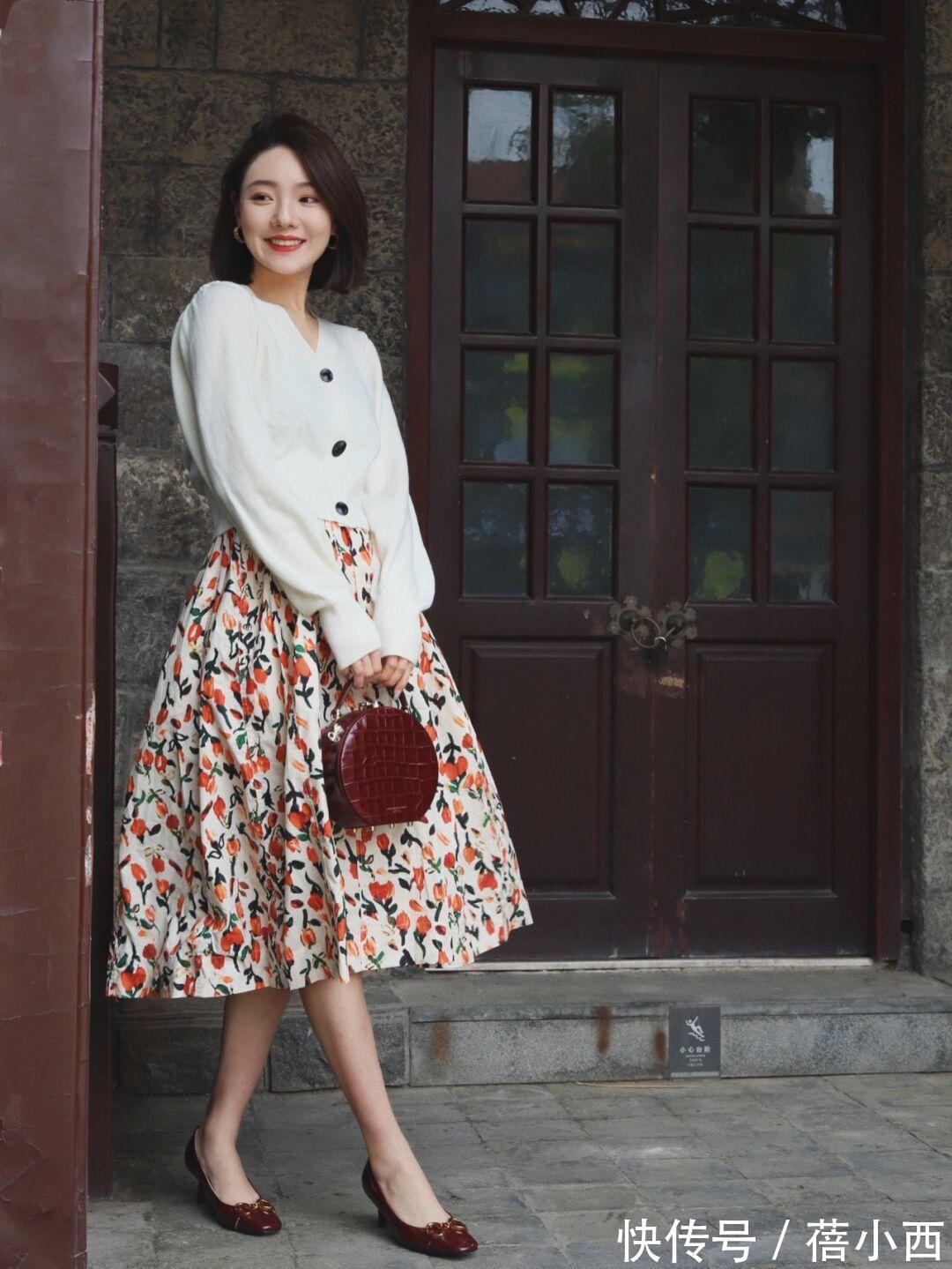 针织衫|“针织衫+半身裙”才是当季最in,来学穿搭技巧,优雅到骨子里