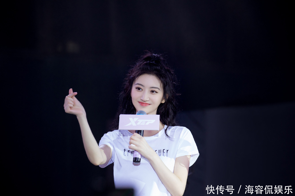 陈数|奔三奔四女性留什么样发型好看,明白几点发型知识就够,年轻貌美