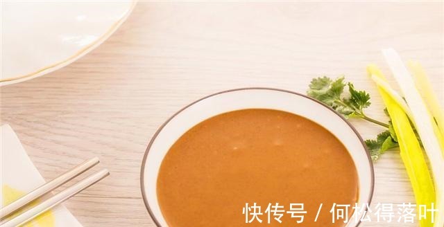 每天干吃一勺“芝麻酱”,对身体有什么益处今天来告诉各位答案!