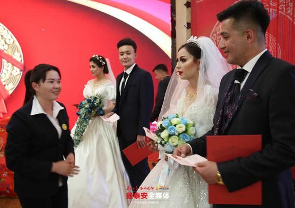 泰安援疆丨“鲁礼庆婚”引领岳普湖县婚庆新时尚