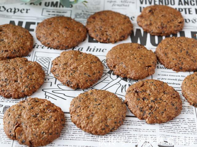 核桃仁|燕麦黑糖饼干，自制饱腹感零食，零失败