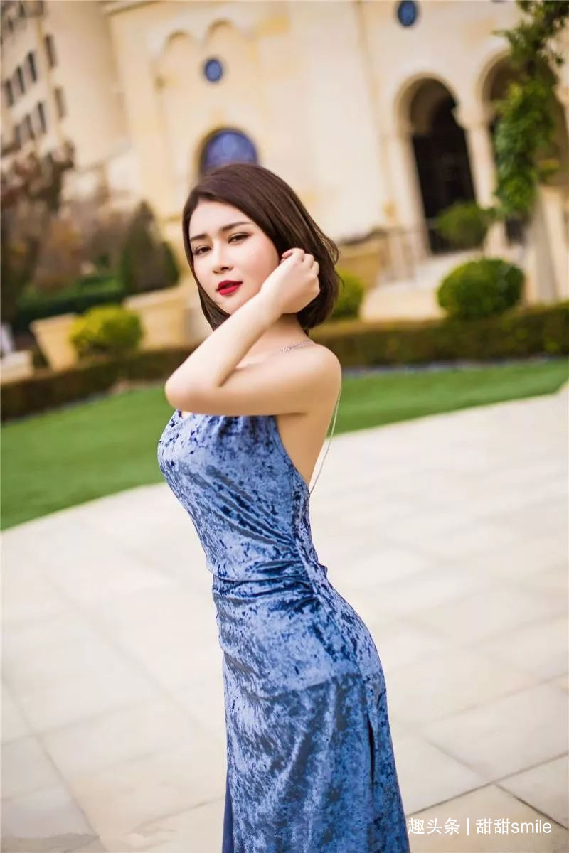 搭配|美女脚上搭配一双浅色系的高跟鞋，会给她的整体搭配加分