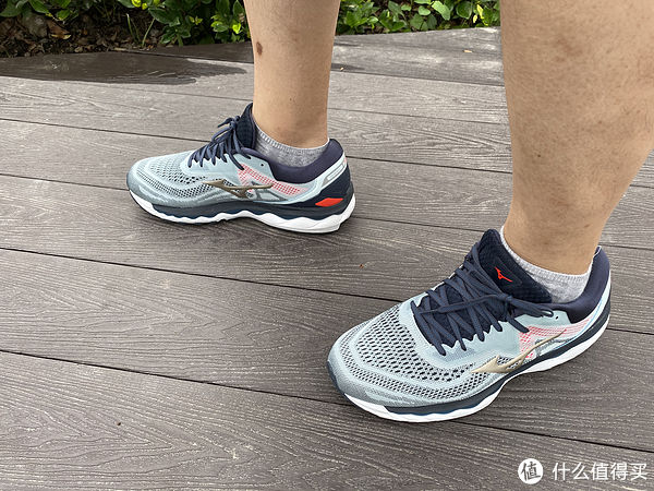美津浓男士w优缺点明显的跑鞋——美津浓男士WAVE SKY 4缓震慢跑鞋