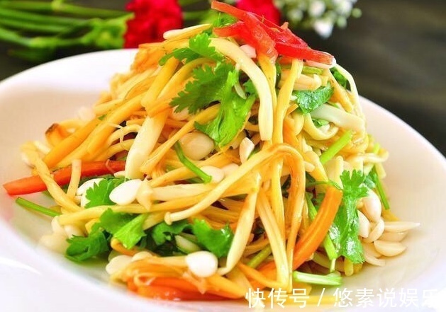 好吃美味的拌金针菇，做法简单，营养又美味，大人小孩都爱吃