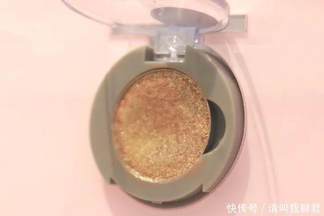 彩妆探店|橘朵!你竟然把最好看的眼影藏在了实体店里!