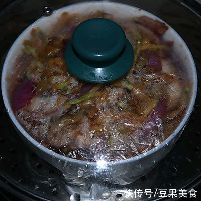 好吃|这道简易版萝卜丝扣肉，怎么做都好吃