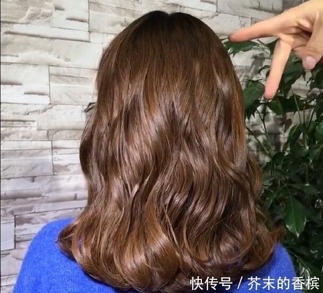 发型师|一个20年发型师的忠告:头发齐肩烫后迷人,内扣大气!左右都好