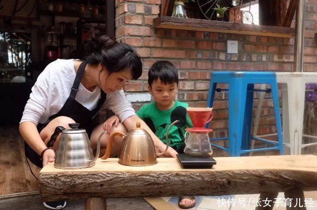 喝咖啡|宝妈带4岁大孩子喝咖啡,无知父母不知要坑苦多少娃