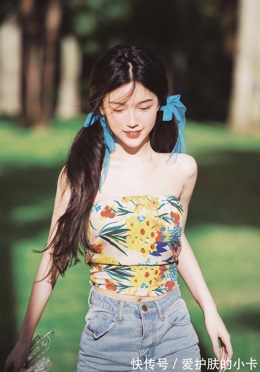 搭配|夏日甜酷风万能公式!明星都爱的时髦风格,普通人也能完美驾驭