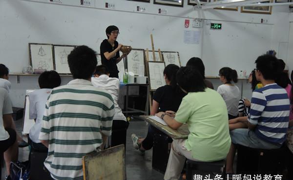 老师$有种“懒”叫画到一半不想画了,美术生任性收尾,让老师又气又笑