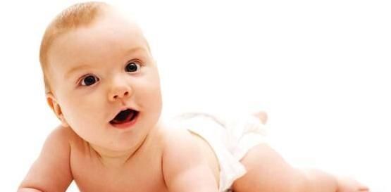 眼屎|宝宝的眼睛需要温柔对待,关于新生儿眼部护理,妈妈要注意哪些