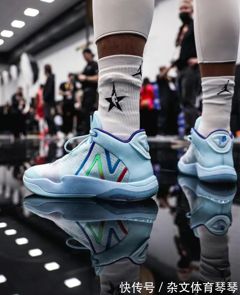 阿迪 东方力量闪耀全明星!老詹换了三双鞋,阿迪太惨,UA是最大赢家?