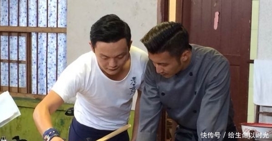 小吃|中国最牛路边摊,星巴克都干不过它,一天营业额上亿