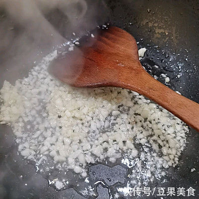 百吃不腻的蒜蓉生蚝教程