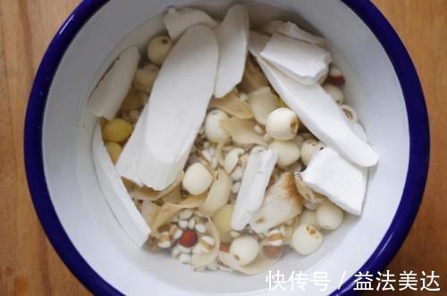体内湿气|入冬后，多给家人喝这碗汤，这汤鲜甜祛湿又简单，别错过了！