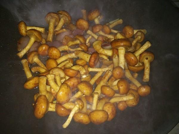 腊肉|这菜是“碱性食物”,女人常吃,嘴巴不臭,头发乌黑,皮肤也嫩了