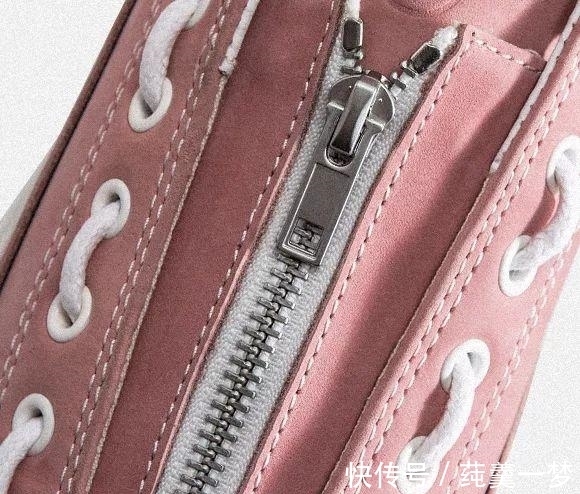 鞋身 Hello Kitty联名款,一起可爱温暖过冬