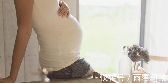 胎儿|过来人告诉你孕期洗澡3个部位别去搓,会伤到胎宝宝