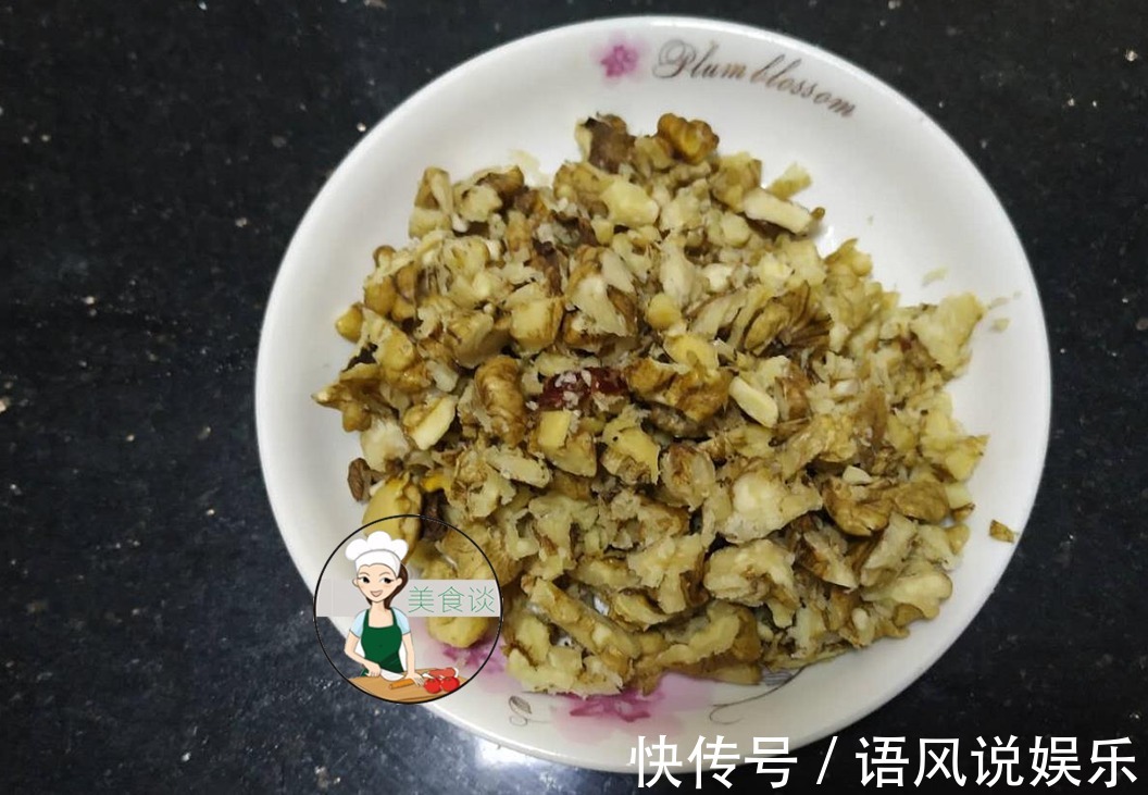 此零食是儿子的最爱，香香脆脆，吃一次馋一次，学会再不用去买了