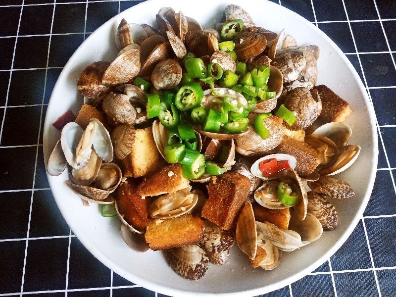 三伏天，喝酒配什么菜好这10道下酒菜有荤有素，啤酒白酒都配