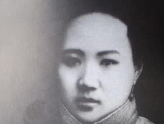 新青年!我国这位婴儿:出生时军队保护产房,国家鸣13响礼炮给他庆生