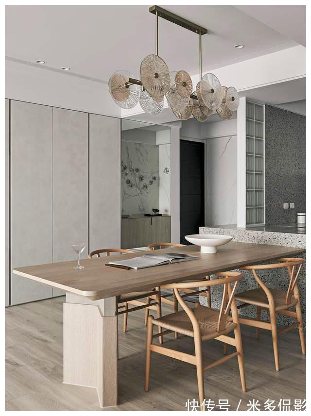 一刚一柔|爱花的夫妻俩晒出132㎡新房,全屋没用一盆绿植,却高级的自然