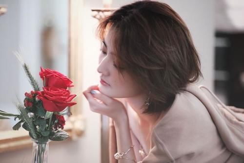 雌激素|为啥有些女性体毛旺盛，有的却“光秃秃”呢？两者哪种更健康？