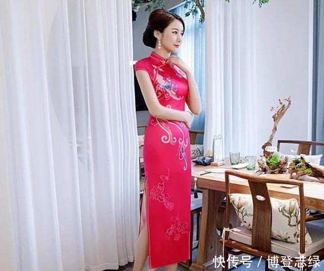 风采|绝美!极致玫红长旗袍,旖旎风采,靓丽优雅!