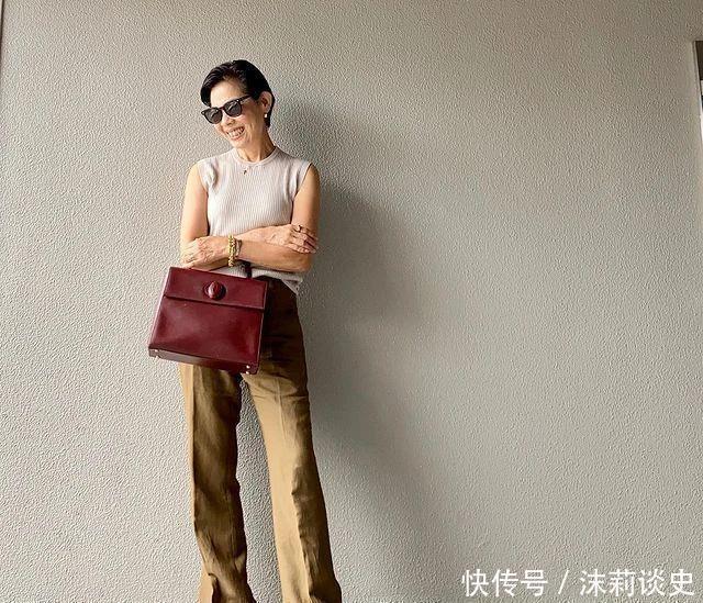 私服 58岁日本太太的私服穿搭,年过半百,借助基础款,照样穿出好风采