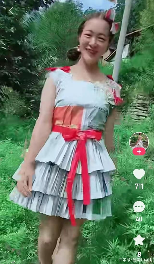 民族服饰@甘肃姑娘创新改造服装引关注，上演农村时装秀，环保创意获赞