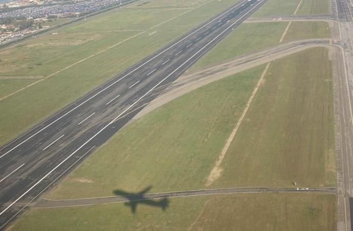 疫情 预计航空客运量年内仅恢复到疫情前一半 IATA称2023年将归位急需解决“后遗症”