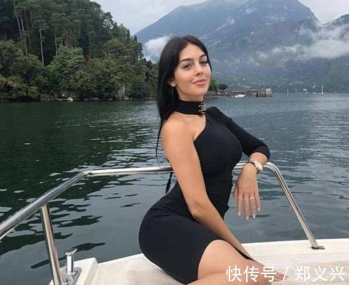 乔治娜|贝嫂为她让位!乔治娜如今咸鱼大翻身,1条广告=C罗3倍周薪