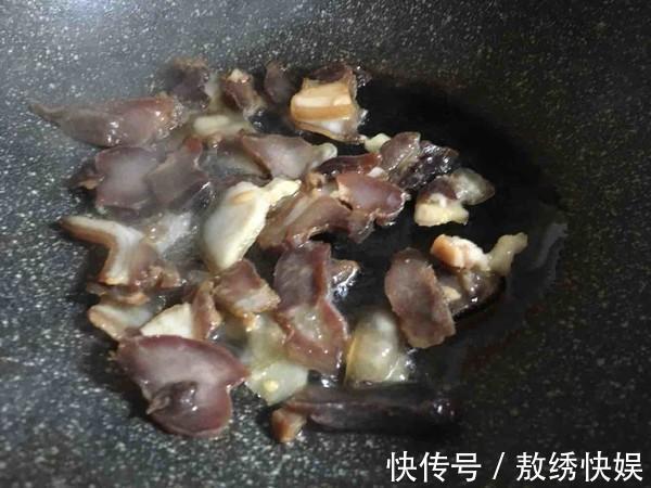 女性|这种食物称为“催老剂”，医生从不让家人吃，女性再想吃也要忍住