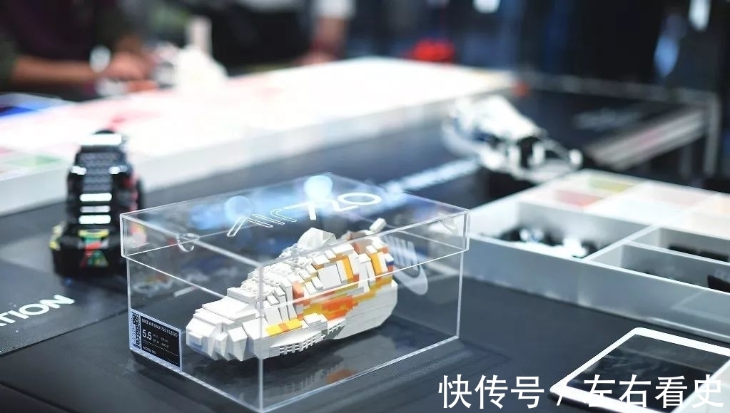 成人 能玩的转AJ、supreme和各大潮牌的乐高，绝对是最牛的成人玩具！