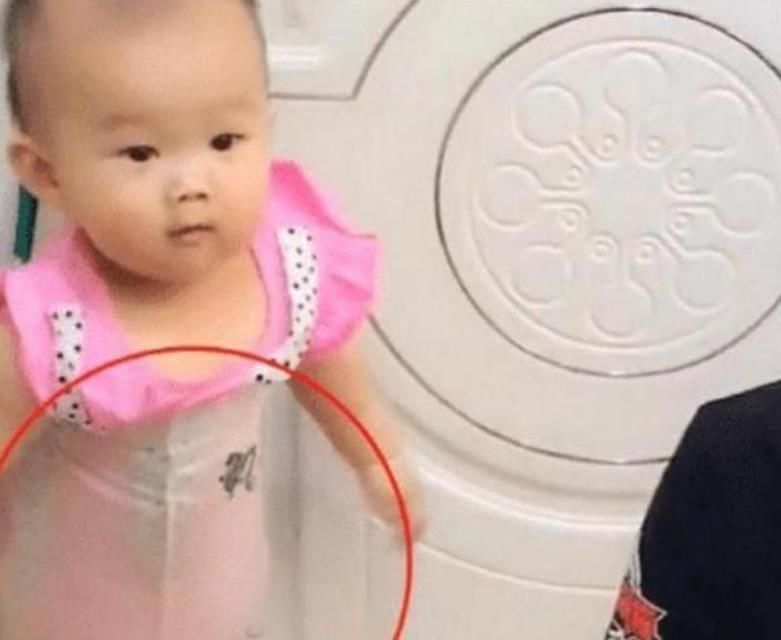 游戏|哥哥为打游戏，把妹妹进行了“捆绑”，给出的理由让爸妈哭笑不得