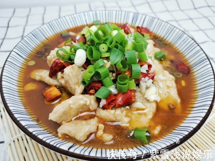 胡辣子|水煮肉片好吃有秘诀！上浆前多加1步，肉片更嫩更滑，还没腥味