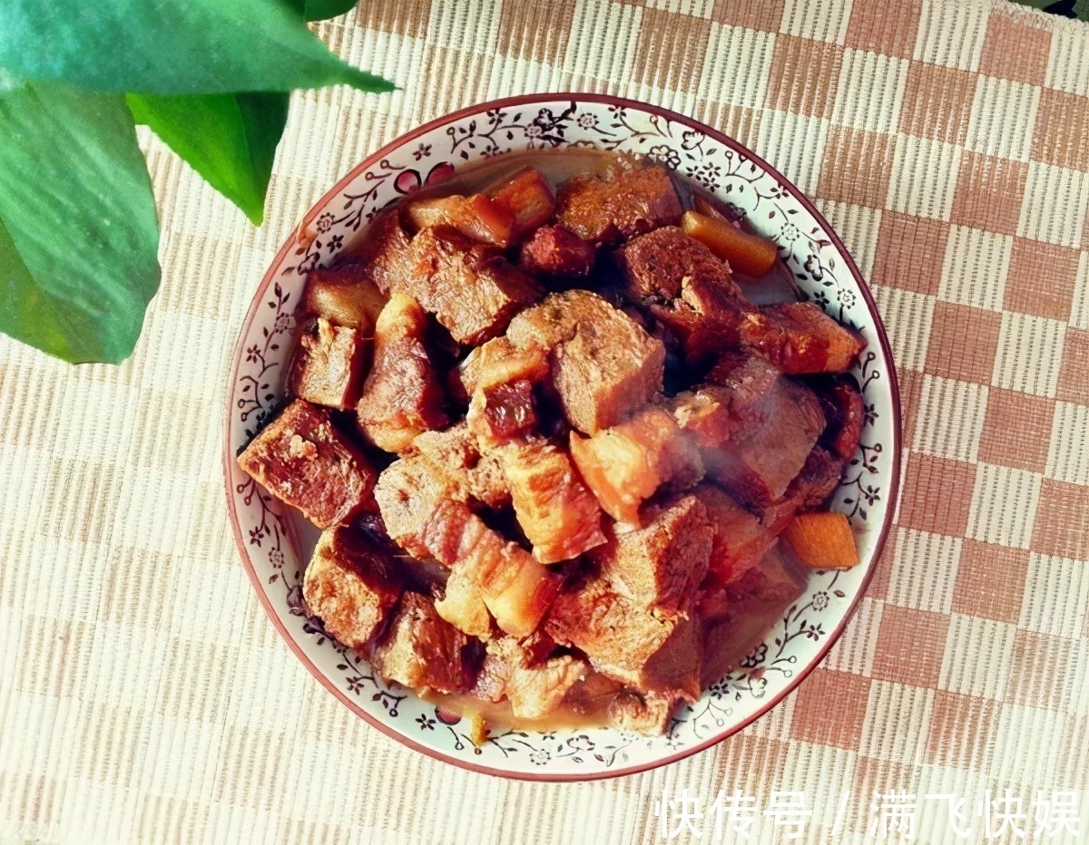 玉米面|女性到了中年,多吃三种美食,润肠通便,排毒清肠,甩掉大肚腩