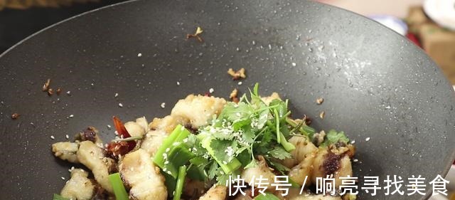 鱼肉|这才是鱼片最过瘾的吃法，外酥里嫩，香辣开胃，看着就有食欲！