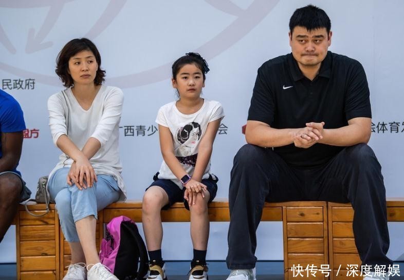 女儿|姚明女儿身高怡人,出落得婷婷玉立,大长腿吸睛