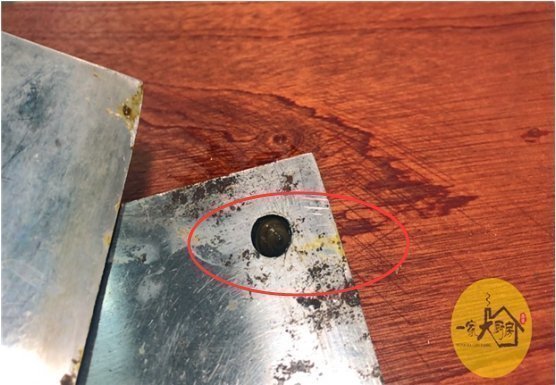 案板|才发现，菜刀上圆孔有个厉害用法，现在知道还不晚，太多人收藏了