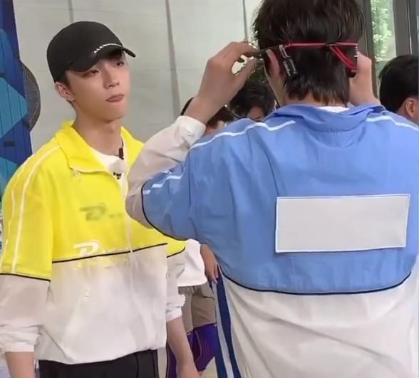 滤镜|22岁蔡徐坤遇上20岁陈立农，没了十级滤镜，两岁年龄差成亮点