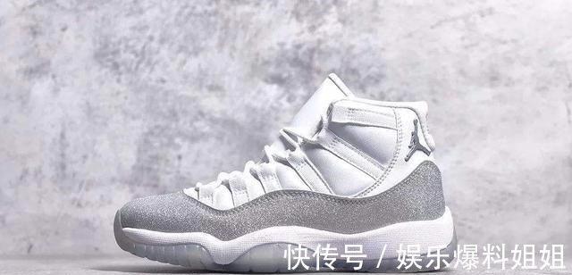 wen 一款有男码的女款AJ!让男生穿上一双“小黑裙”会是怎样的画风!