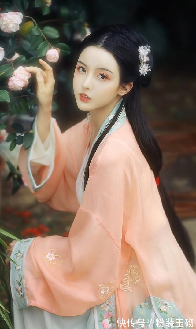 汉服&穿奶奶亲手做的汉服,却被汉服娘喷“山”,汉服圈戾气这么重?