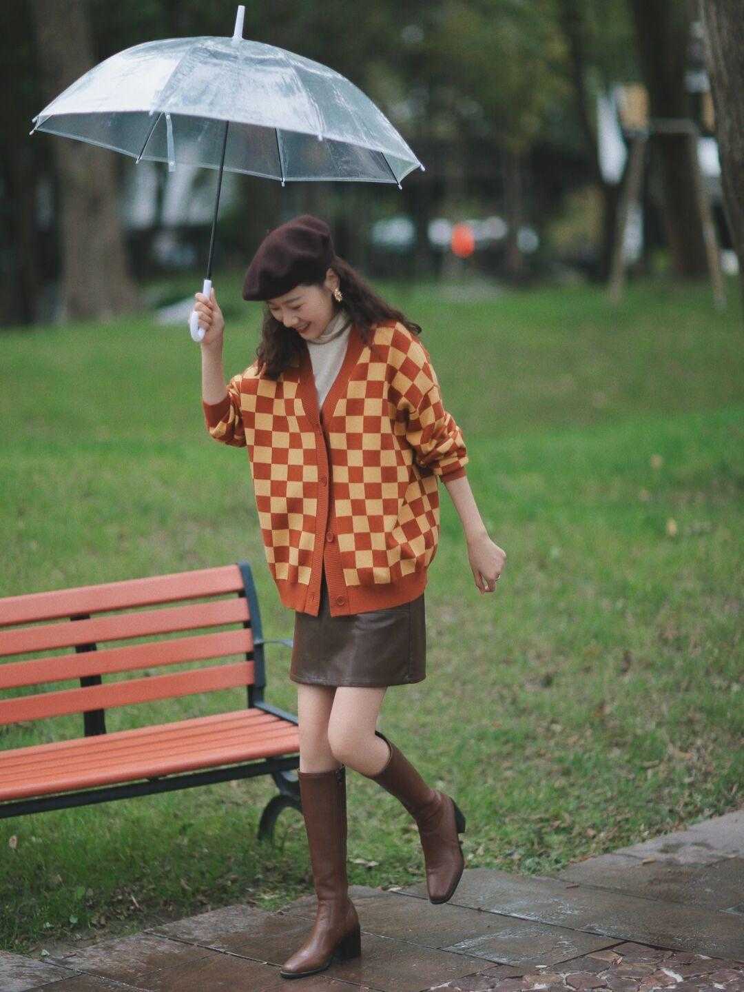 白色 长款大衣怎么穿保暖又洋气?看看这几种搭配方式,保暖又显气质