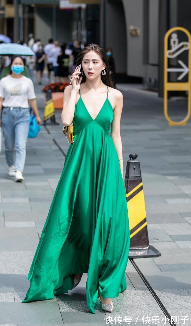 色系 连衣裙穿搭温婉优雅,层次分明气质出众,身材完美