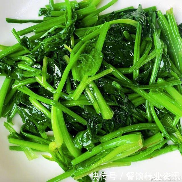 一日三餐|菜做对这一步,一点也不涩口,又鲜又嫩,真的太好吃了