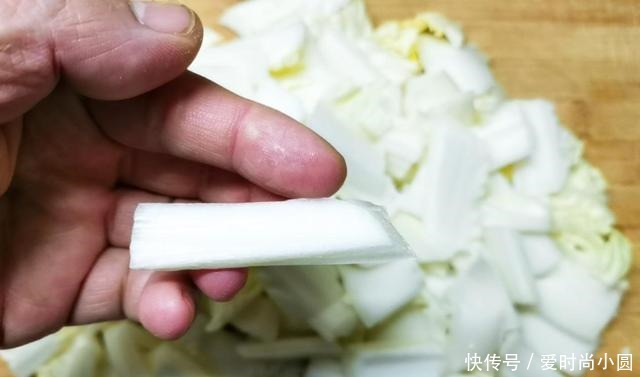 醋溜白菜,最常见的一道美味,烹饪时掌握4个技巧,白菜清脆爽口