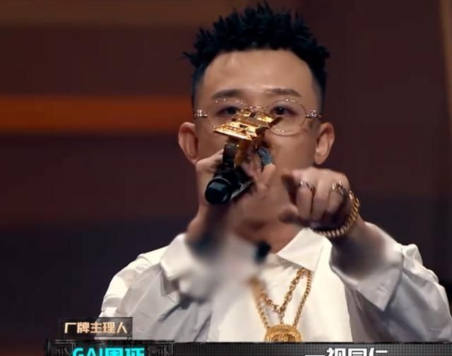 下架|PGONE再发新歌,不仅没被下架,还顺势冲上了榜首,热度难以遏制