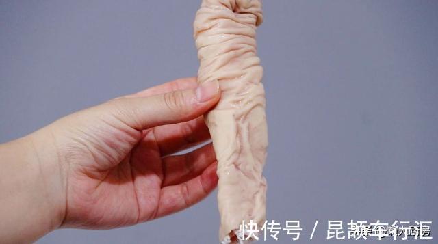 脆皮|很多人不爱吃猪大肠,那是没做好,放入脆皮水中,外皮酥酥脆脆
