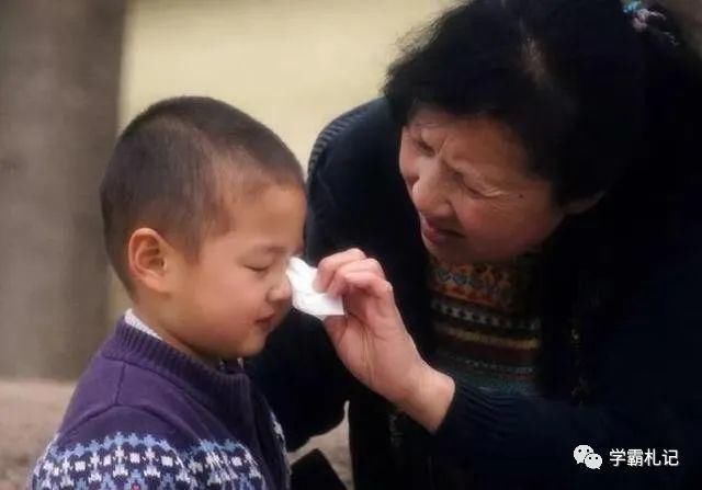 来得|《风犬少年》最真实的一幕，父母老来得子，现实却让人无能为力